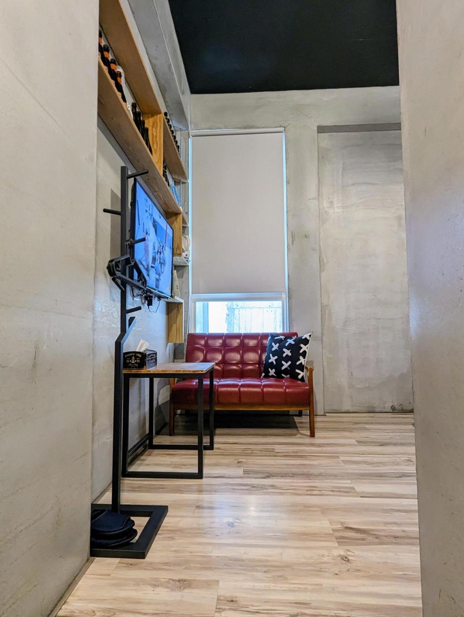 T'ai-tung 背包仓库肆零居旅舍 外观 照片
